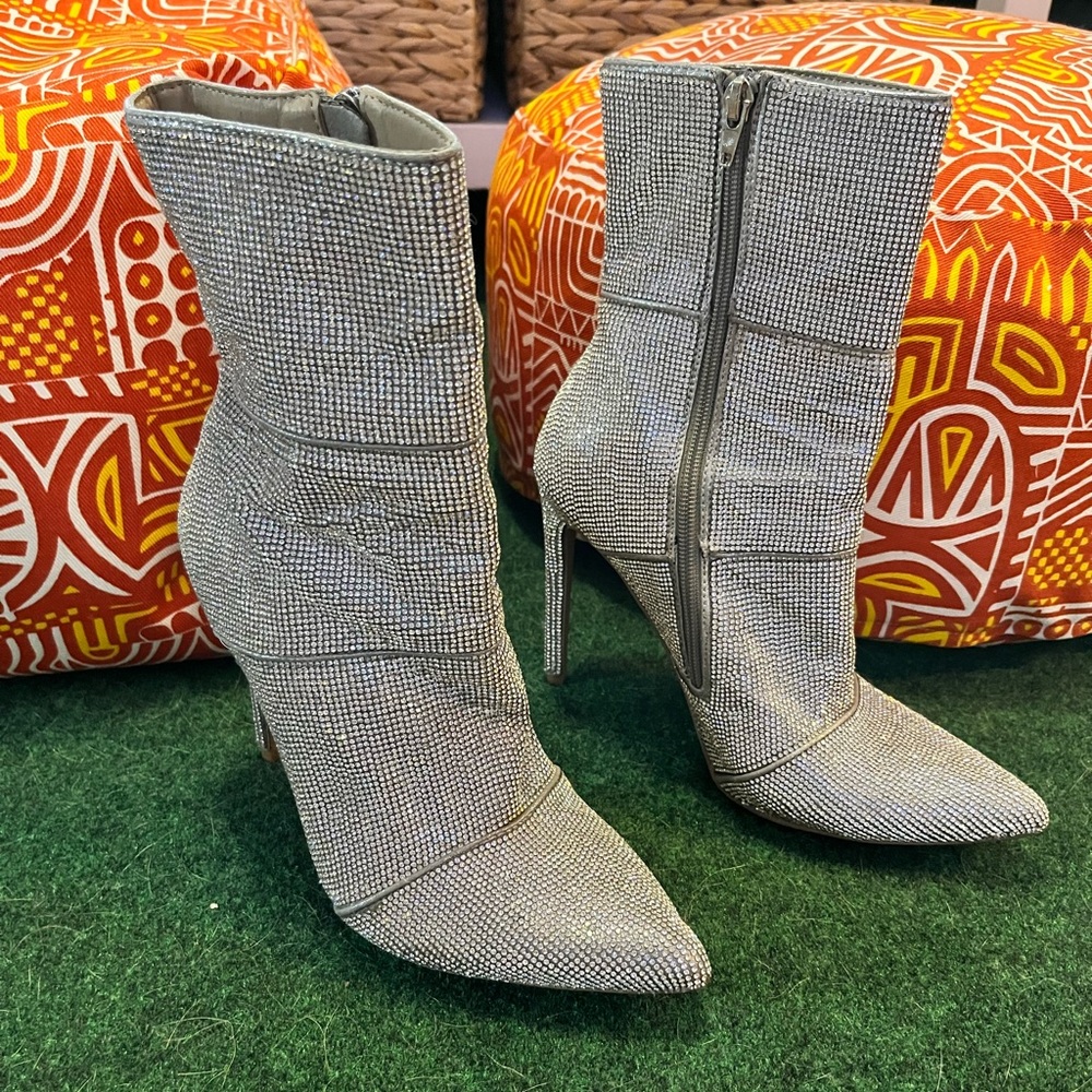 Steve Madden Winona Rhinestone bootie 9.5